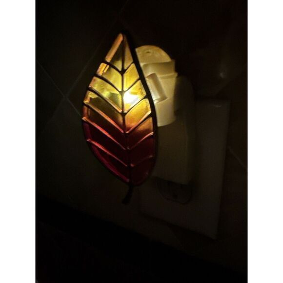 BATH‎ & BODY WORKS Autumn Leaf Nightlight Plug-In - Picture 7 of 7